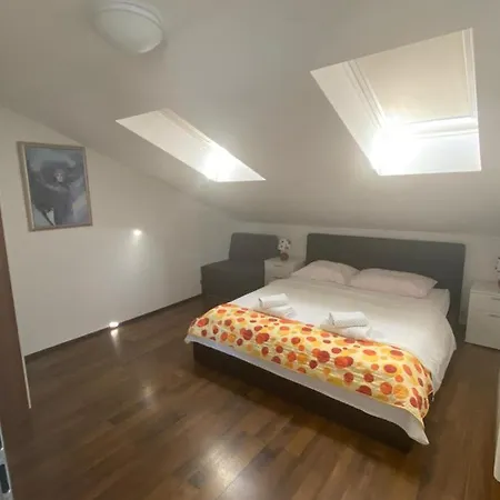 Apartment Genesis 4 *