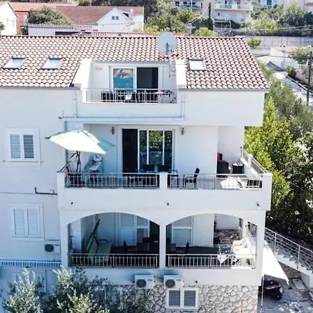 Apartment Genesis 4 *