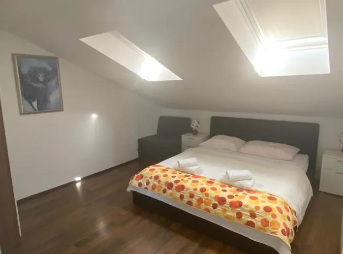 Διαμέρισμα Genesis 4 *